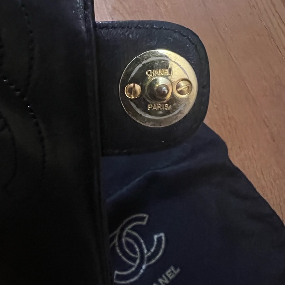 Authentic Vintage Chanel Handbag. $2,000.00 - Picture 10 of 16